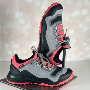 KEEN Women's Athletic Shoes in Gray and Pink Size 7